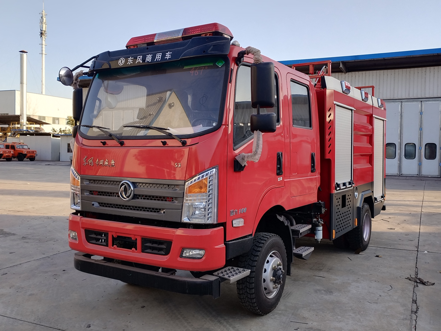 东风4 吨水罐消防车